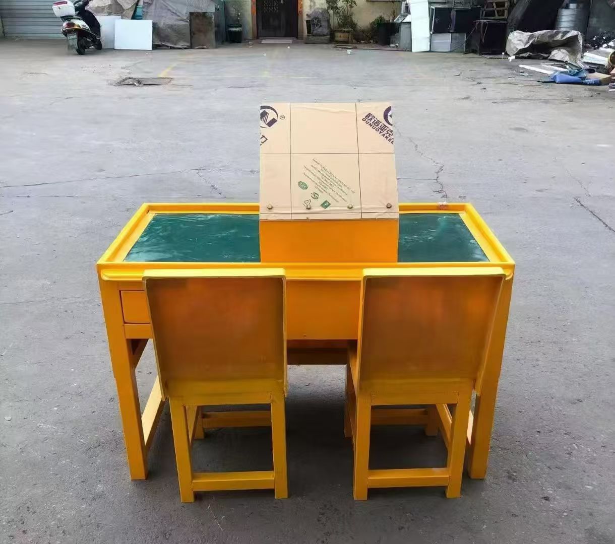 德州防静电导通桌井下煤矿火工品发放桌：危险品流转的安全守护者